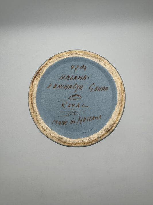 Vaas Large model Helena nr. 4783 N.V. Koninklijke Plateelbakkerij Zuid Holland Gouda