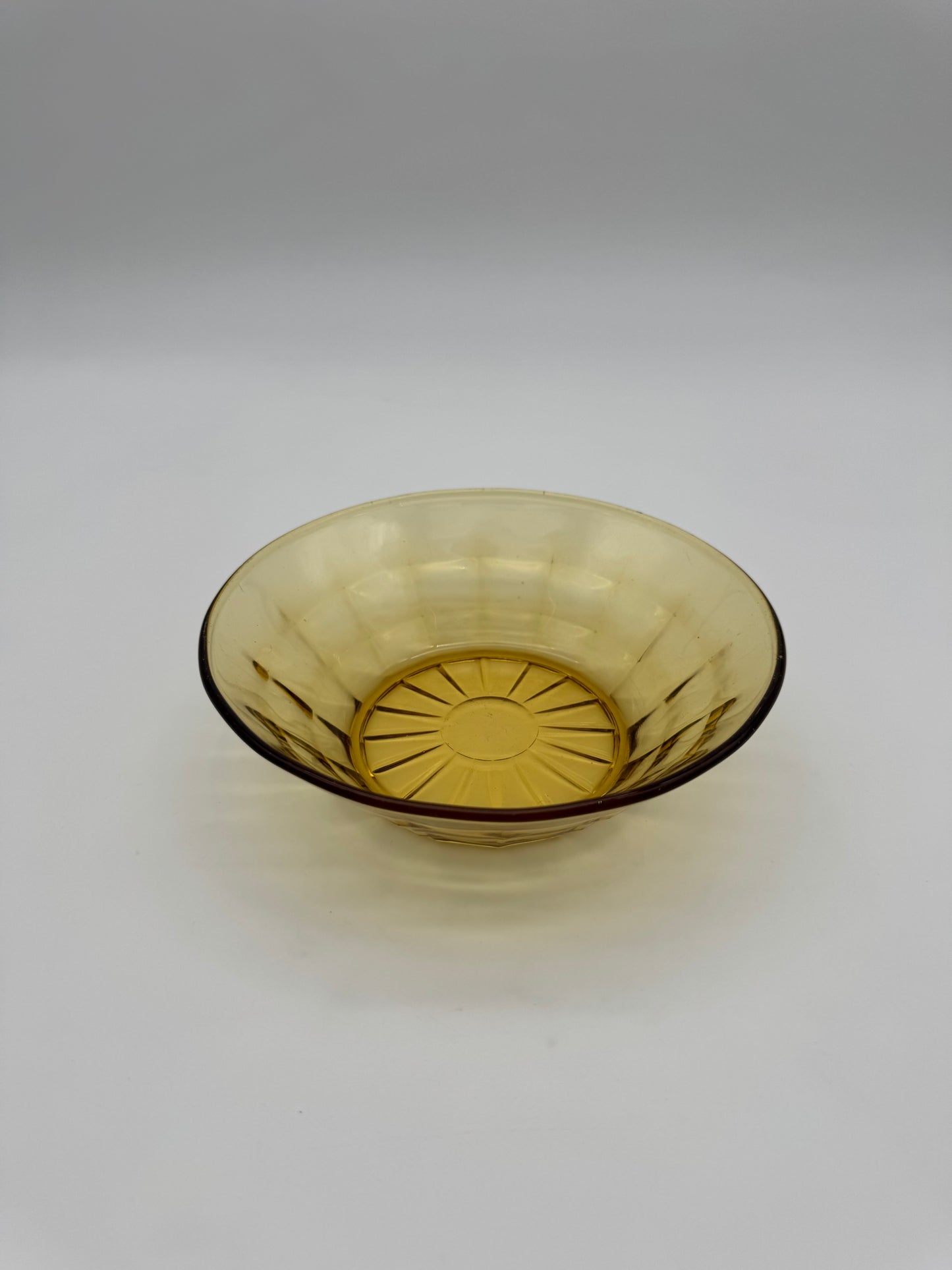 Vintage schaal geel glas diameter 17 cm