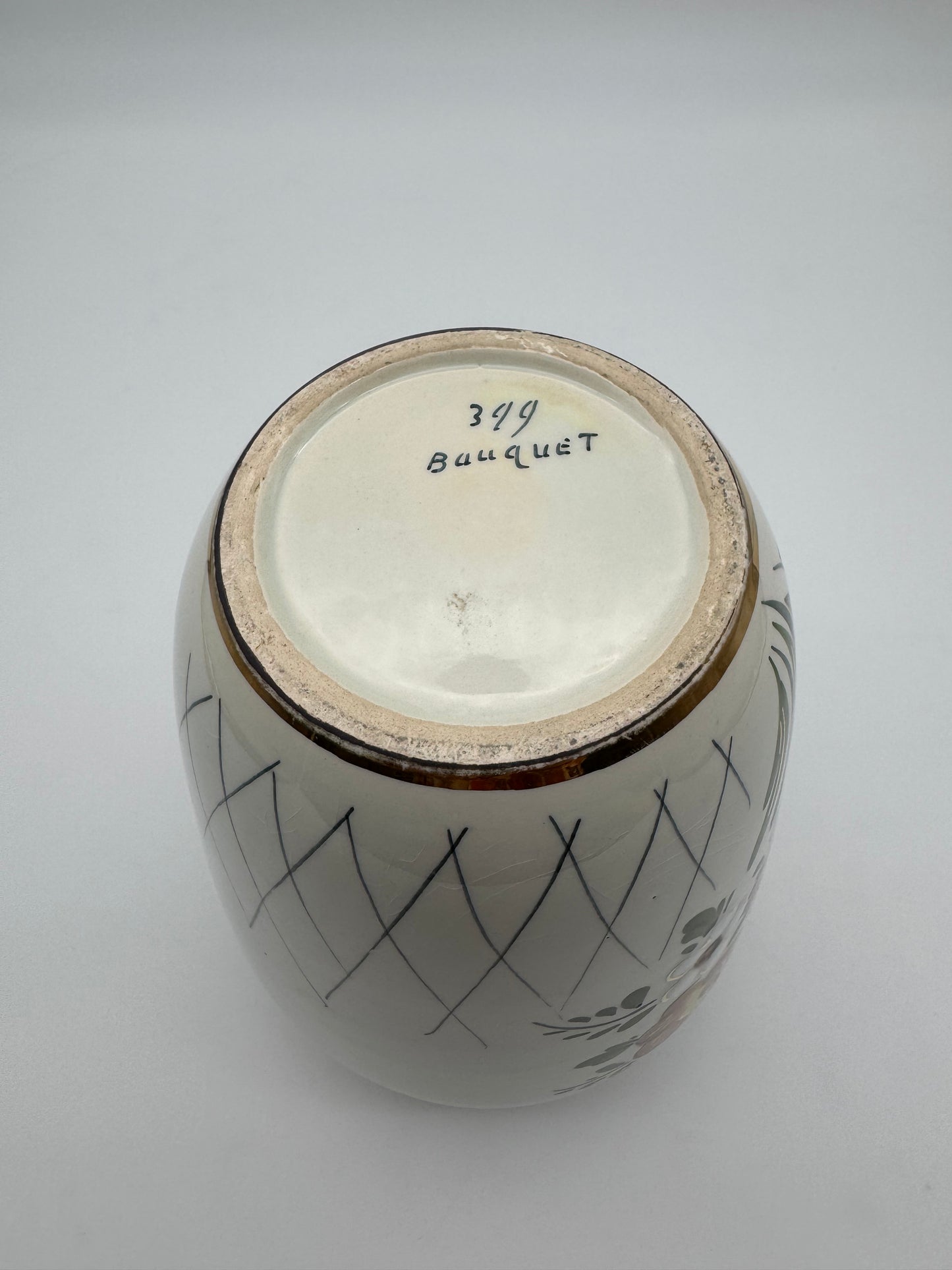 Vintage handbeschilderde vaas met bloemmotief