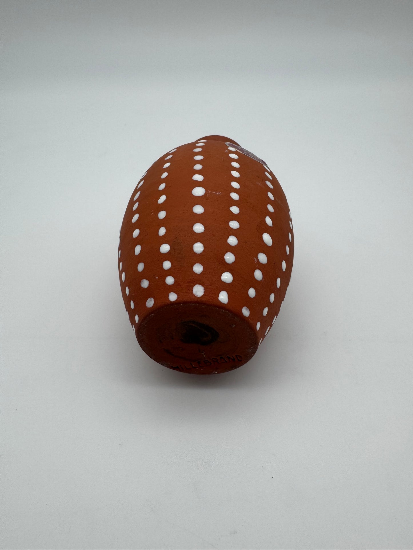 Terracotta vaasje met stip patroon - Hillebrand