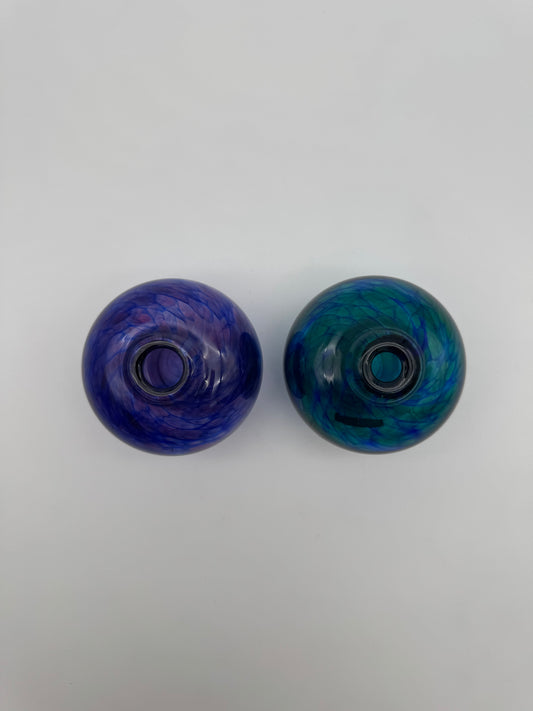 Set van twee Kerry Glass Vaasjes by Micheal Harris (Heather) 1978