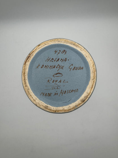 Vaas Large model Helena nr. 4783 N.V. Koninklijke Plateelbakkerij Zuid Holland Gouda