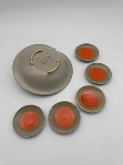 Bonbonnière N.V. Koninklijke Plateelbakkerij Zuid-Holland Gouda - Set schaal met 5 schoteltjes
