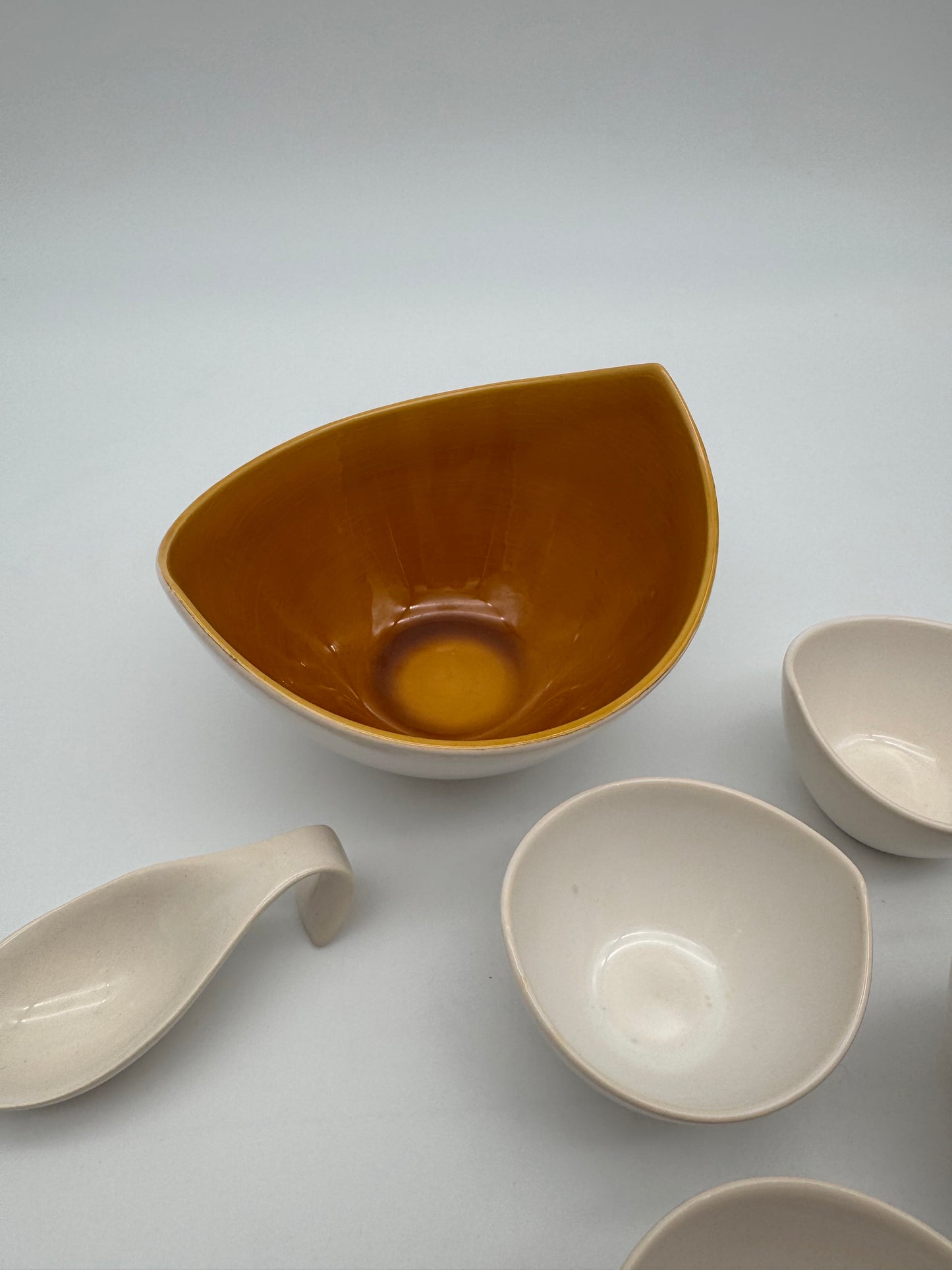Vintage pinda set 'Tulp' serie room wit met geel