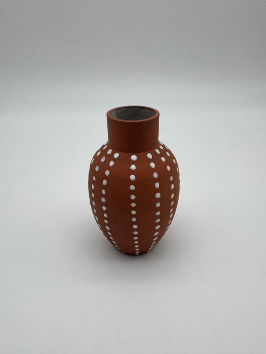 Terracotta vaasje met stip patroon - Hillebrand