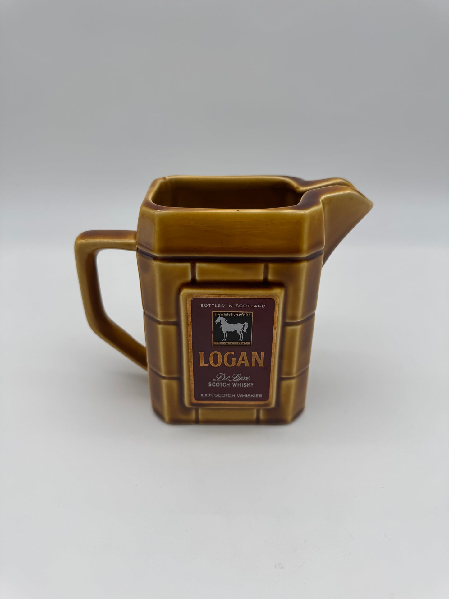 Logan De Luxe Scotch Whisky waterkan
