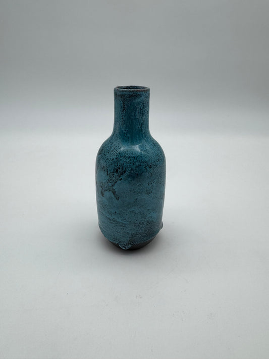 Bolwerk keramiek vaasje met turquoise glazuur handgesigneerd