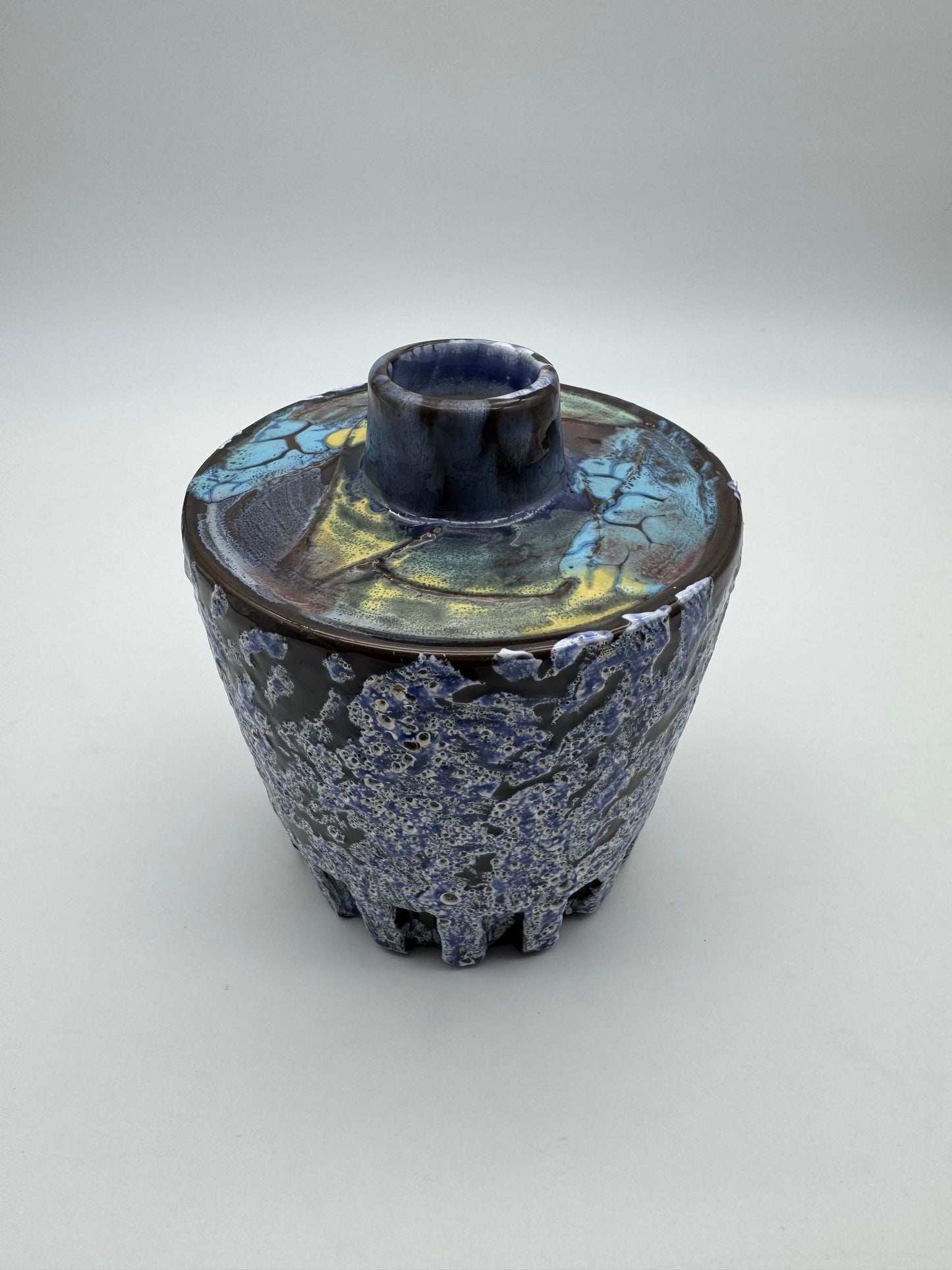 Kunstobject vaas jaren 70 lava-krater glazuur architecturaals vulkanisch